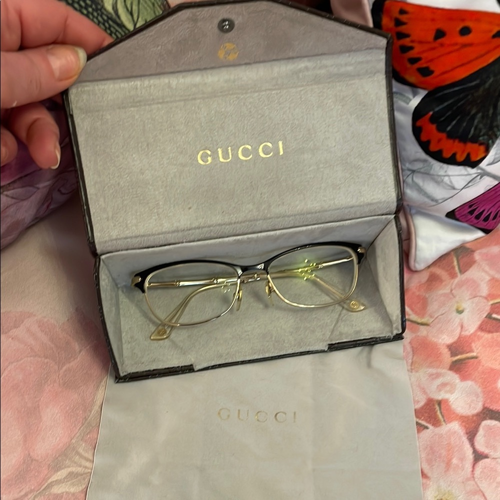 Gucci Black and Gold Designer Glasses - Picture 1 of 10